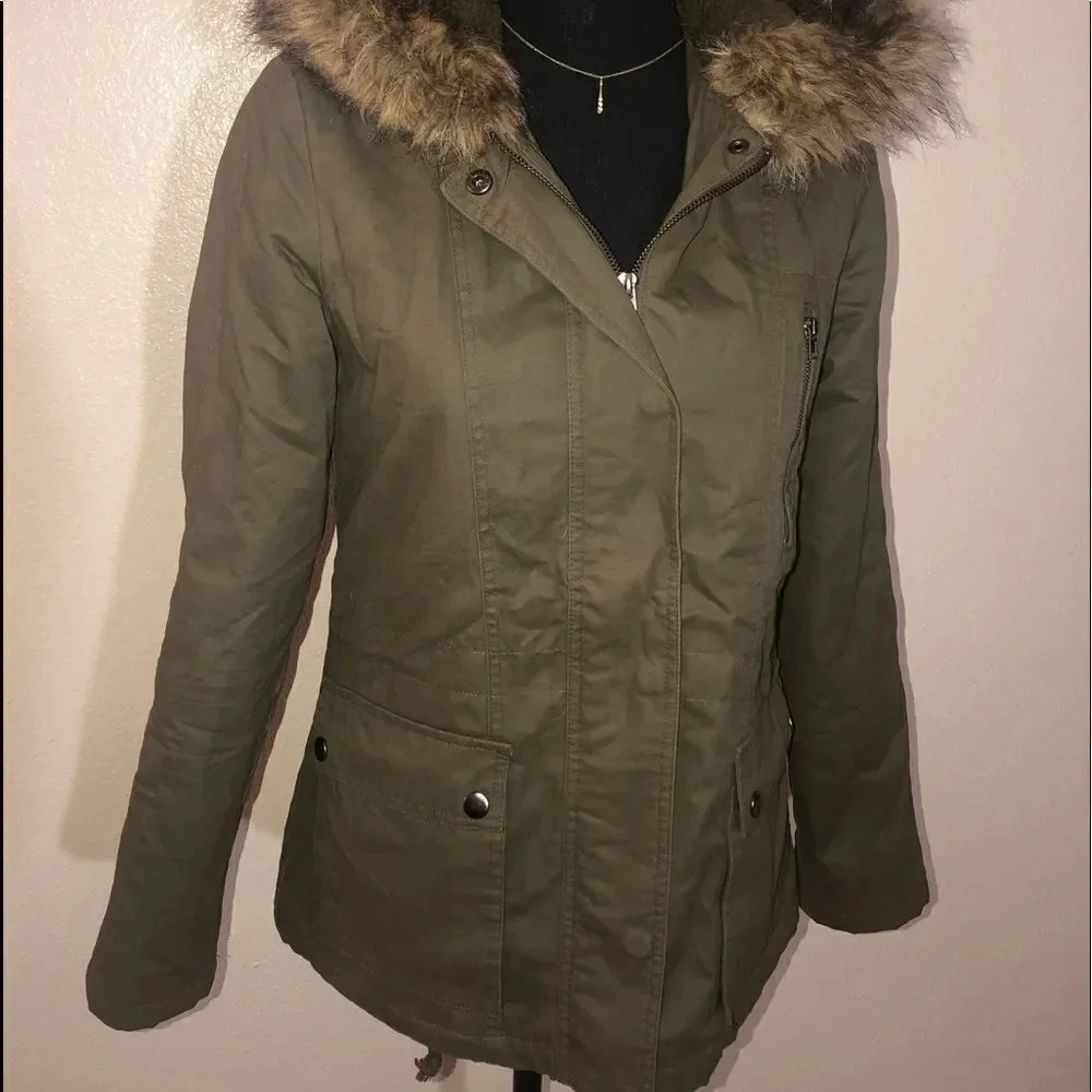 Love tree puffer jacket​​​​​​ - Picture 3 of 16